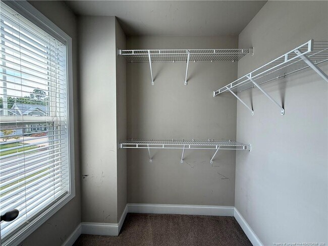 Building Photo - 260 Trenton Pl