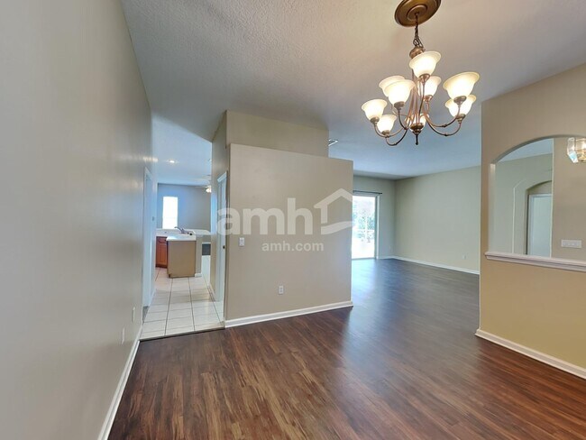 Building Photo - 13712 Lakes Way