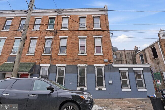 Building Photo - 3462 N Front St