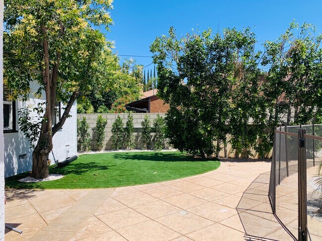 Building Photo - 5148 Otis Ave