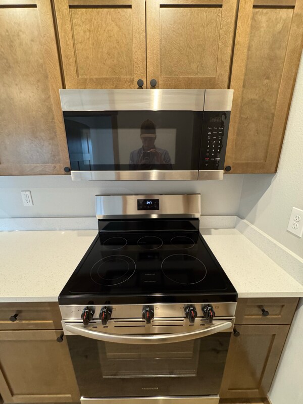 Building Photo - 600 Hickory St