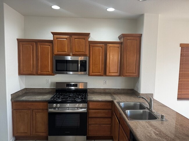 Building Photo - Aliante Home for Rent - 3 Bed, 2.5 Bath with 2 Car Garage