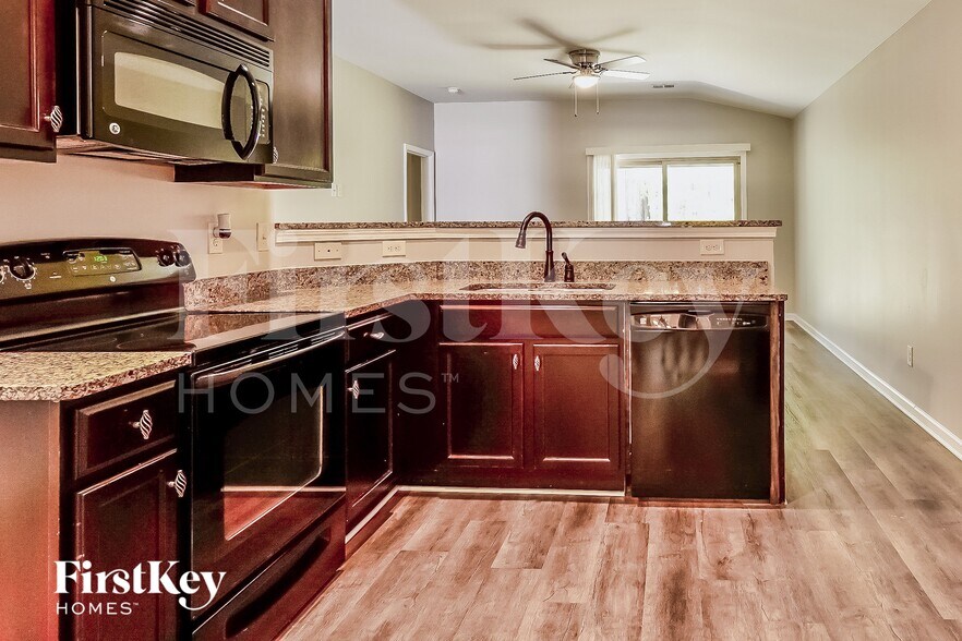 Building Photo - 321 Reed Way