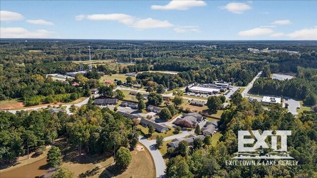 Building Photo - Beautiful Home in Beaver Creek