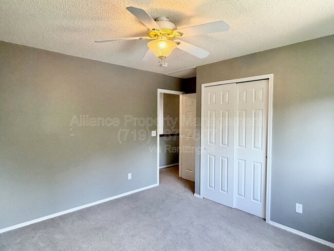 Building Photo - 2825 Dristol Dr