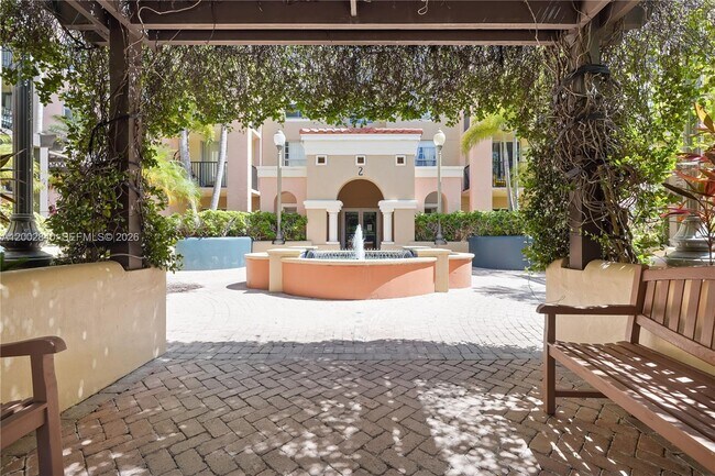 Building Photo - 520 SE 5 Ave