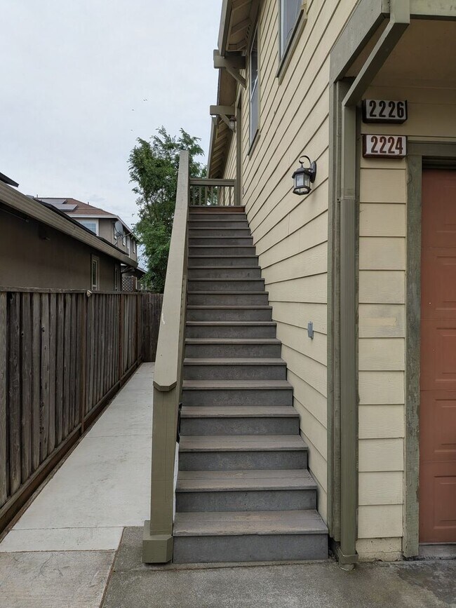 Building Photo - ro2224northview