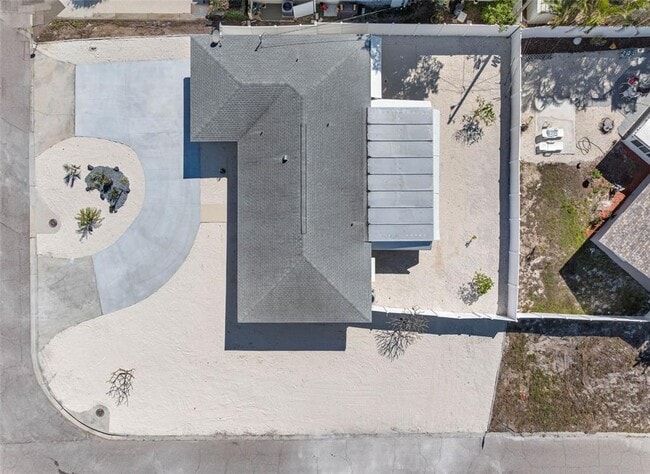 Building Photo - 11572 63rd Ave N