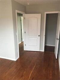 Building Photo - Large Canyon Home