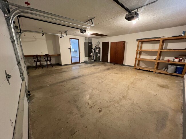 Building Photo - Beautiful Newly Renovated 3 Bedroom Home *1st Month FREE!!*