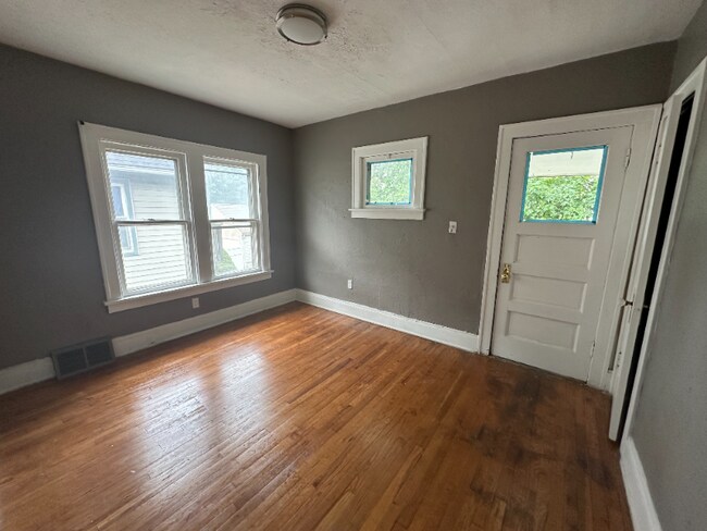 Building Photo - 4747 E 88th St