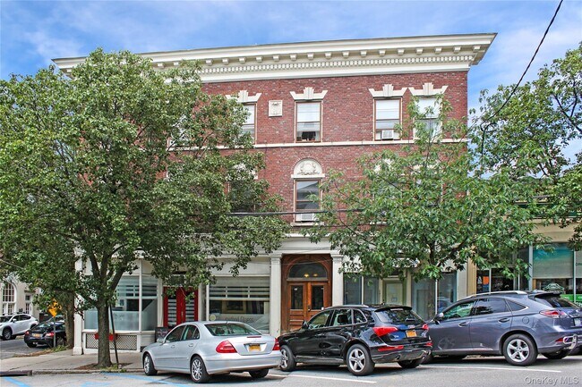 Primary Photo - 49 Main St