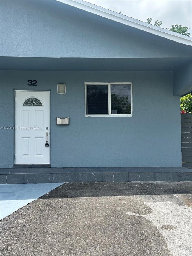 Primary Photo - 32 NW 46th St
