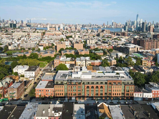 Building Photo - 418 Palisade Ave