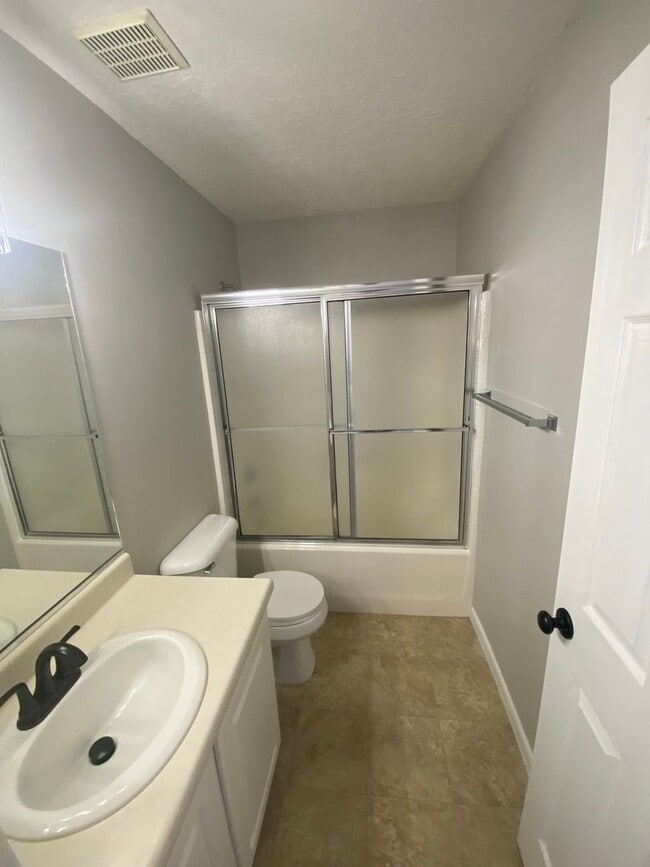 Building Photo - Single Family home - 2 story