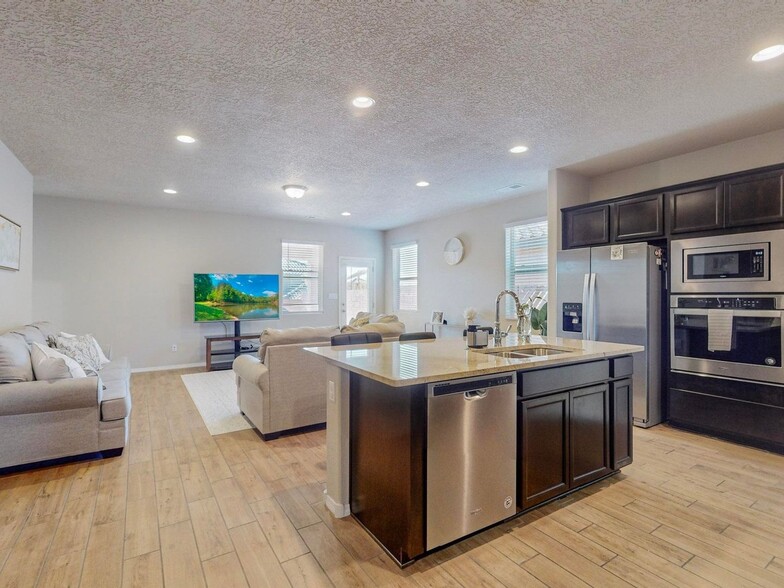 Building Photo - 2023 Silver Dollar St SE