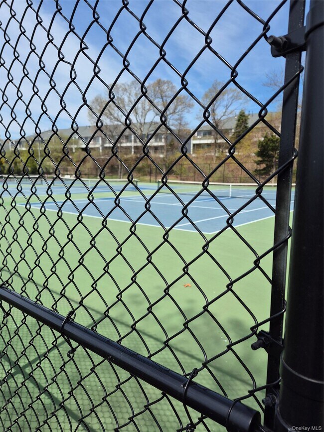 Building Photo - 44 Fox Hill Dr