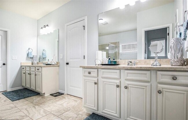 Building Photo - 3217 Bowlin Dr