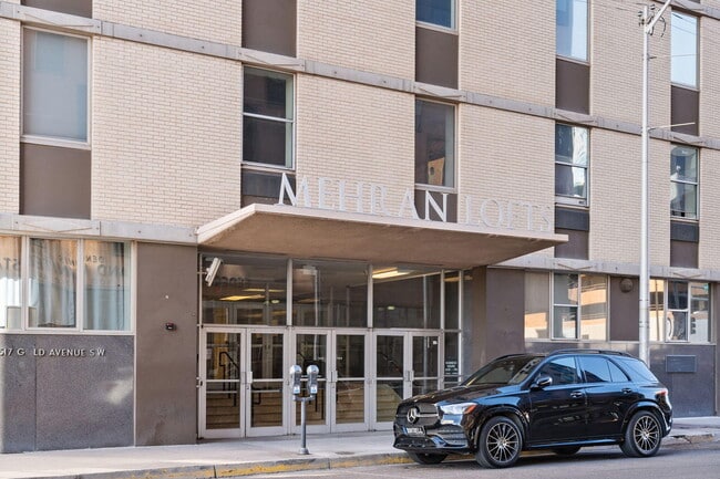 Building Photo - 517 Gold Ave SW