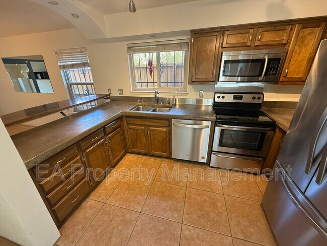 Building Photo - 1515 Marble Ave NW
