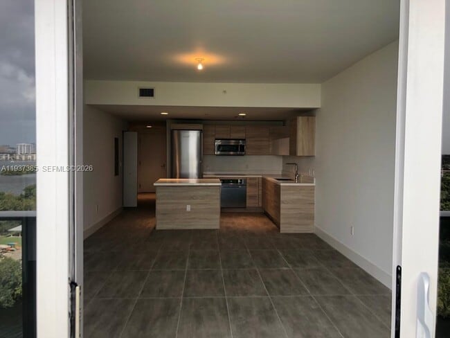 Building Photo - 16385 Biscayne Blvd