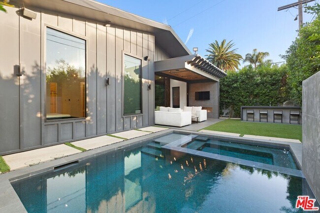 Building Photo - 4803 Lemona Ave