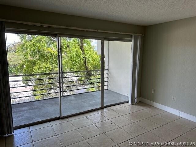 Building Photo - 4205 N University Dr