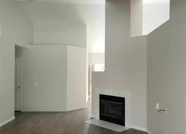 Building Photo - 15120 Ficus St