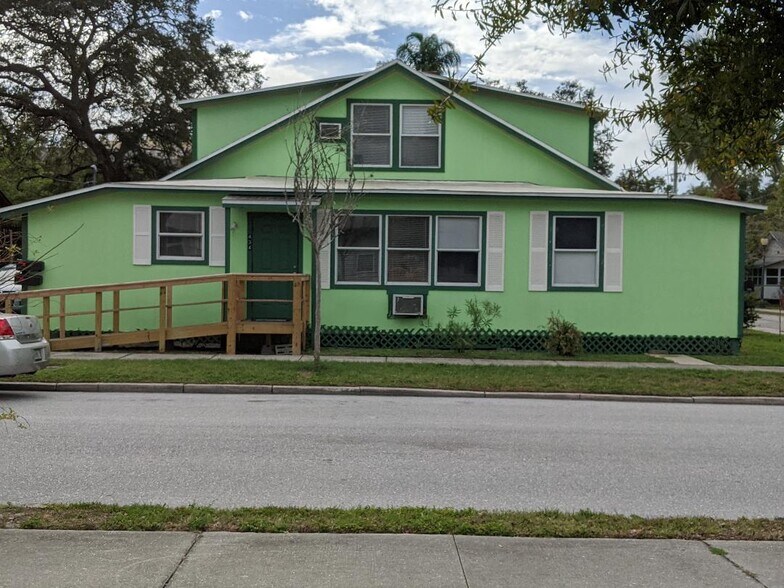 Building Photo - 434 N Osprey Ave