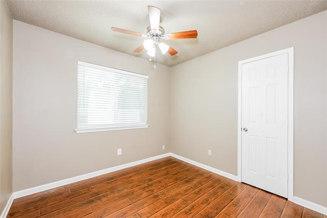 Building Photo - 400 Moss Hill Dr