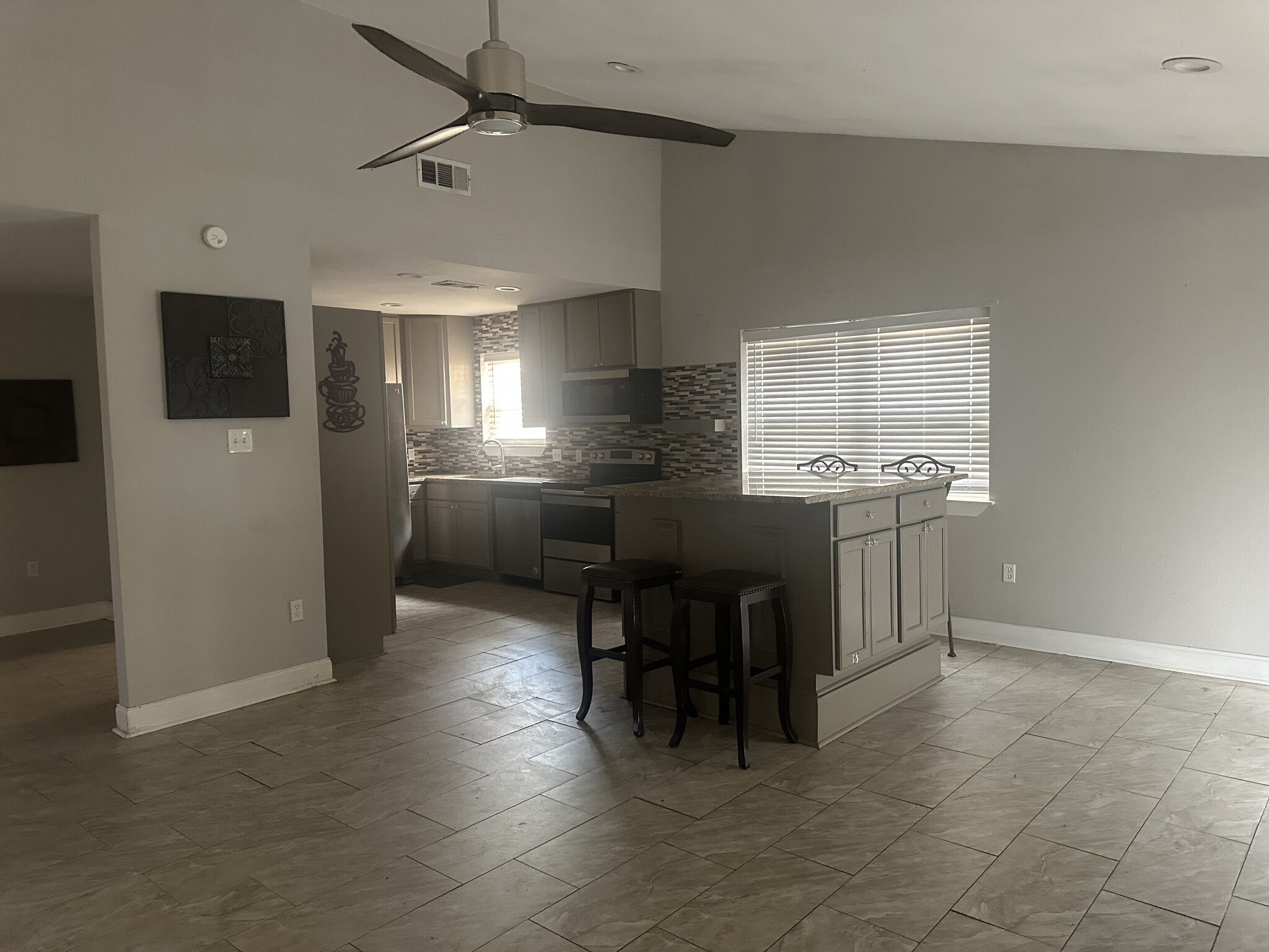 Building Photo - 13822 Chalmette Ave