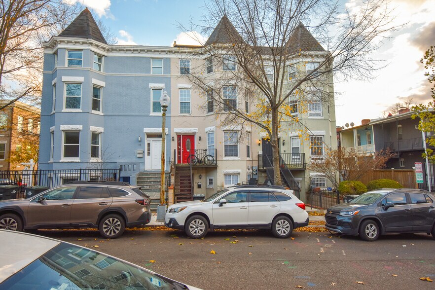 Building Photo - 13 S St NE