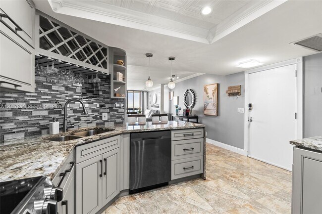 Building Photo - 2425 Presidential Way