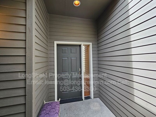 Building Photo - 10225 SE Bristol Ln