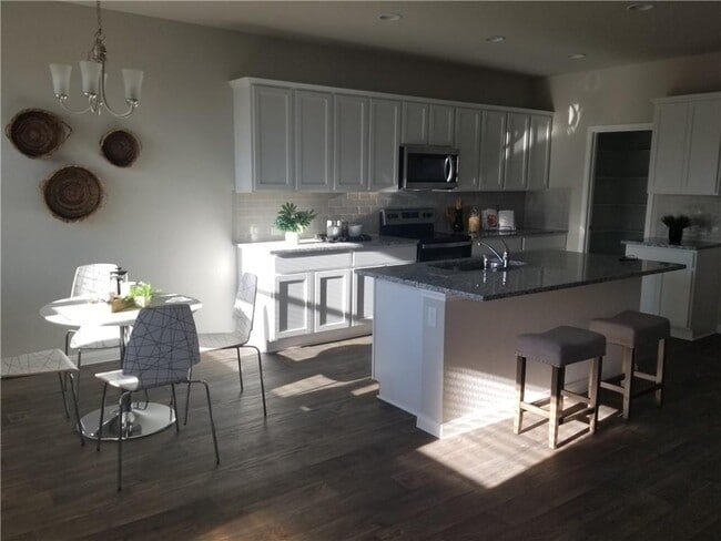 Building Photo - 138 Lullaby Dr