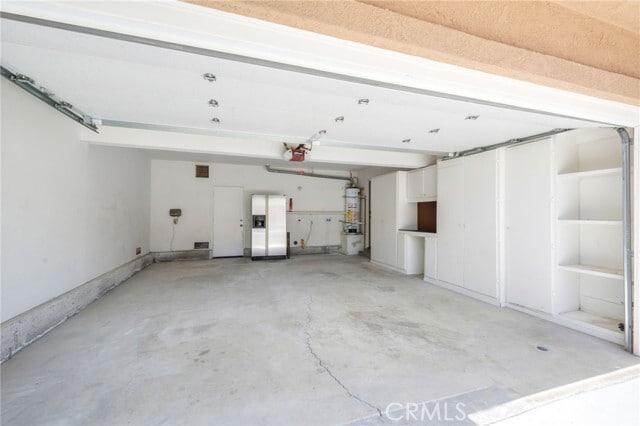 Building Photo - 24351 Kings View