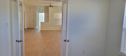 Building Photo - 619 Silver Pear Ct