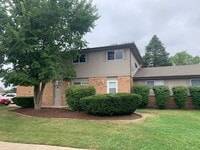 Building Photo - 104 W Countryside Pkwy