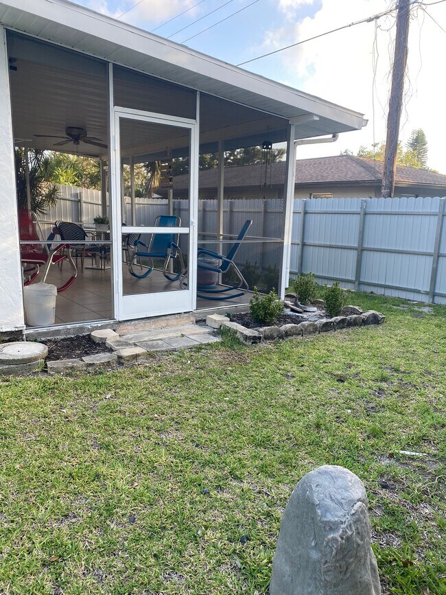 Building Photo - 6222 Rodgers Ave