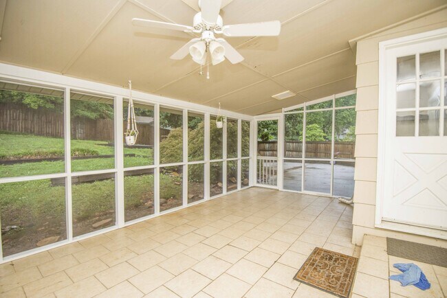 Building Photo - 11144 Pleasant Forest Dr