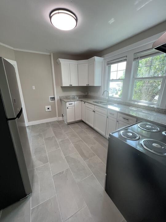 Building Photo - 327 Meridian Ave