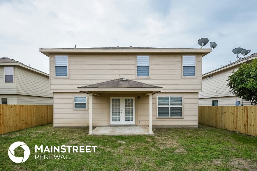Building Photo - 9011 Walnut Springs
