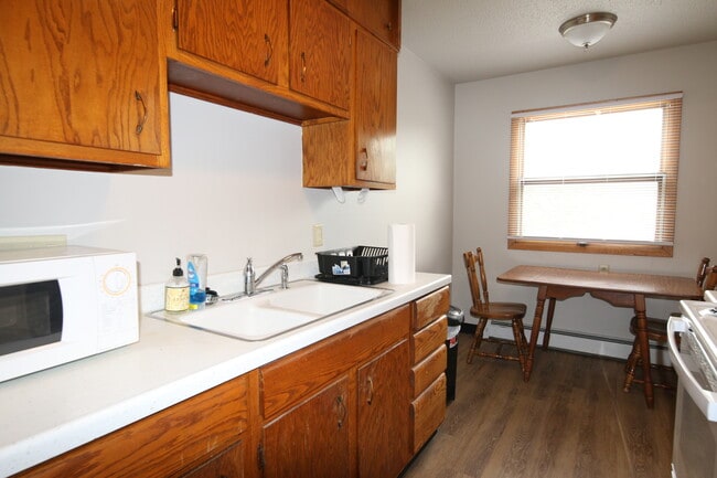 Building Photo - 1223 S Main St