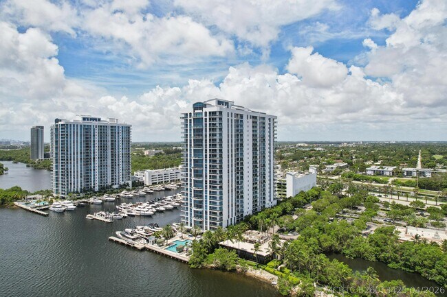Building Photo - 17301 Biscayne Blvd