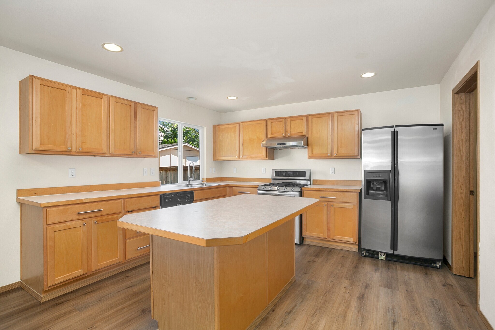 Building Photo - 12530 SE 299th Pl