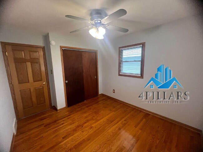 Building Photo - "Charming 3-Bedroom Haven with Finished Basement & Gleaming Hardwood Floors in Hammond!"