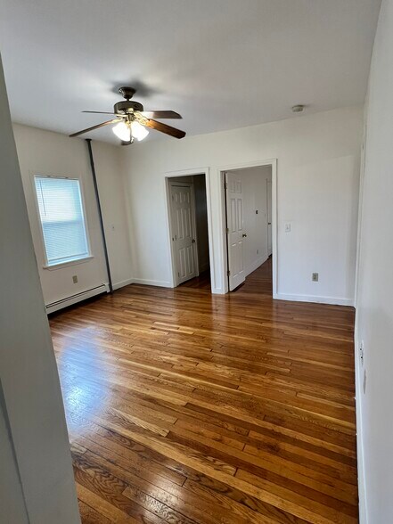 Building Photo - 8 Elm St