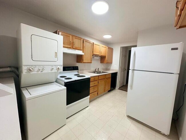 Building Photo - 759 W 400 N