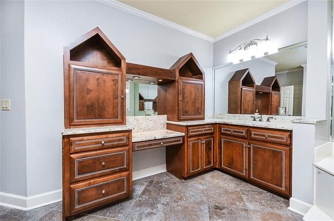 Building Photo - 2865 Lenox Rd NE