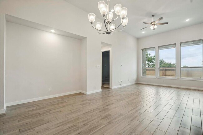 Building Photo - 7310 Camden Crestwood Way